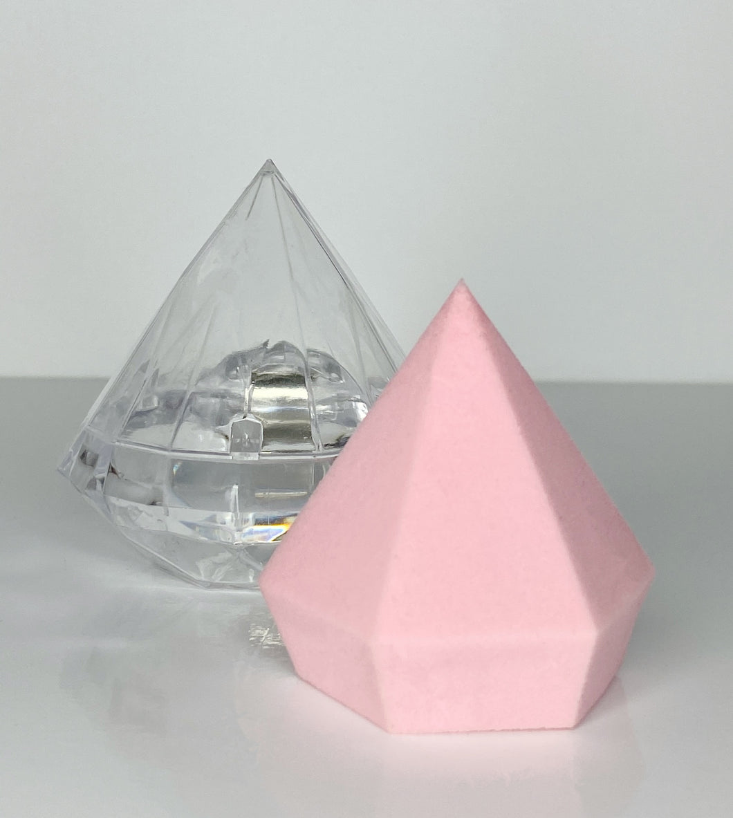 THE DIAMONIQUE 