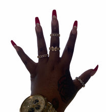 Load image into Gallery viewer, SNEAKY “SILVER” LINK RING
